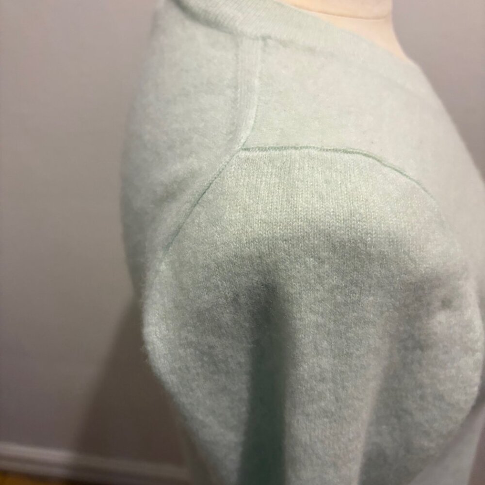 J.Crew 100% cashmere bracelet sleeve crew neck sweater in mint green - Picture 5 of 6